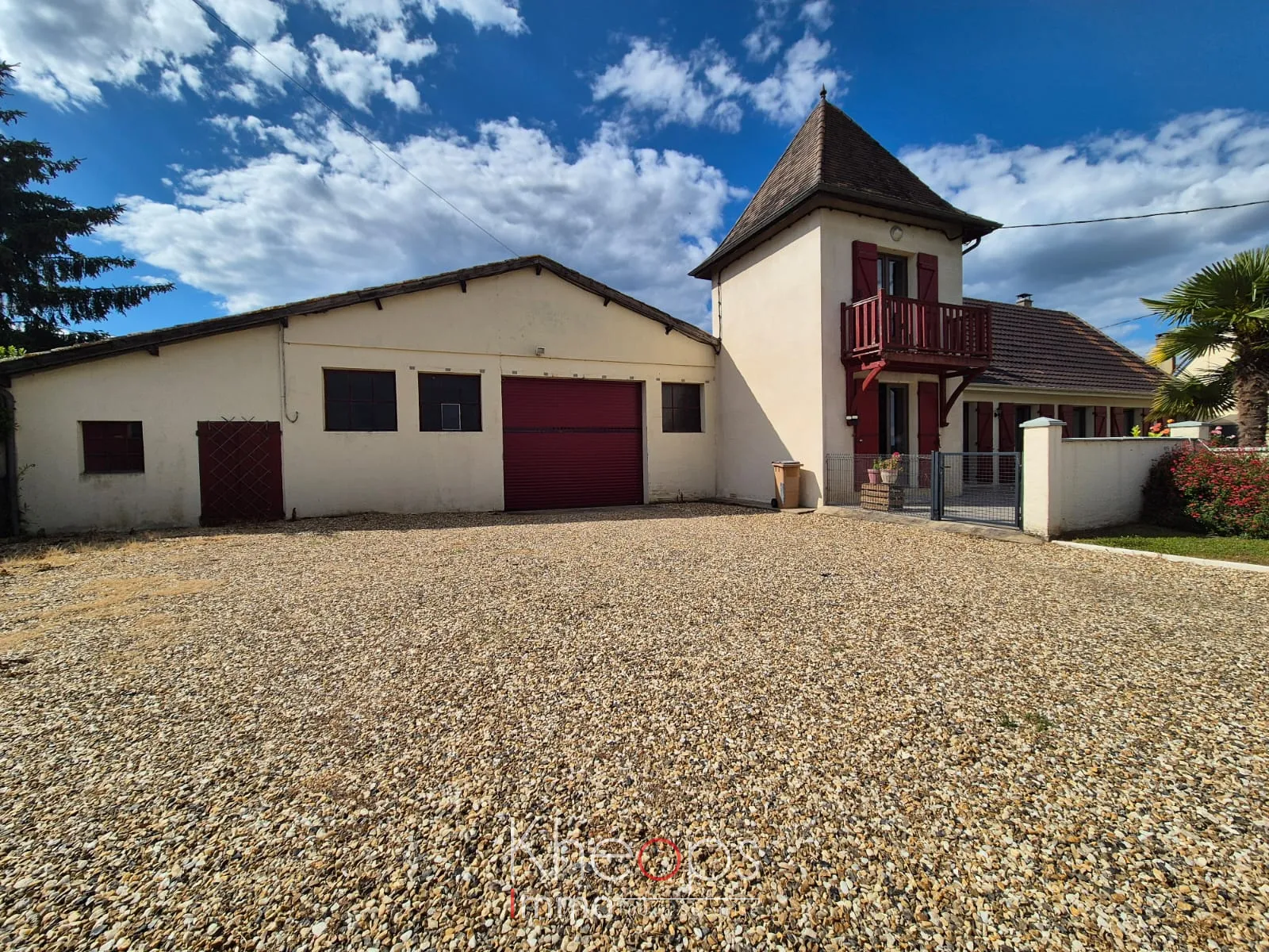 Maison à vendre à Saint-Pierre-d'Eyraud (24130) - 155 m², 4 chambres 