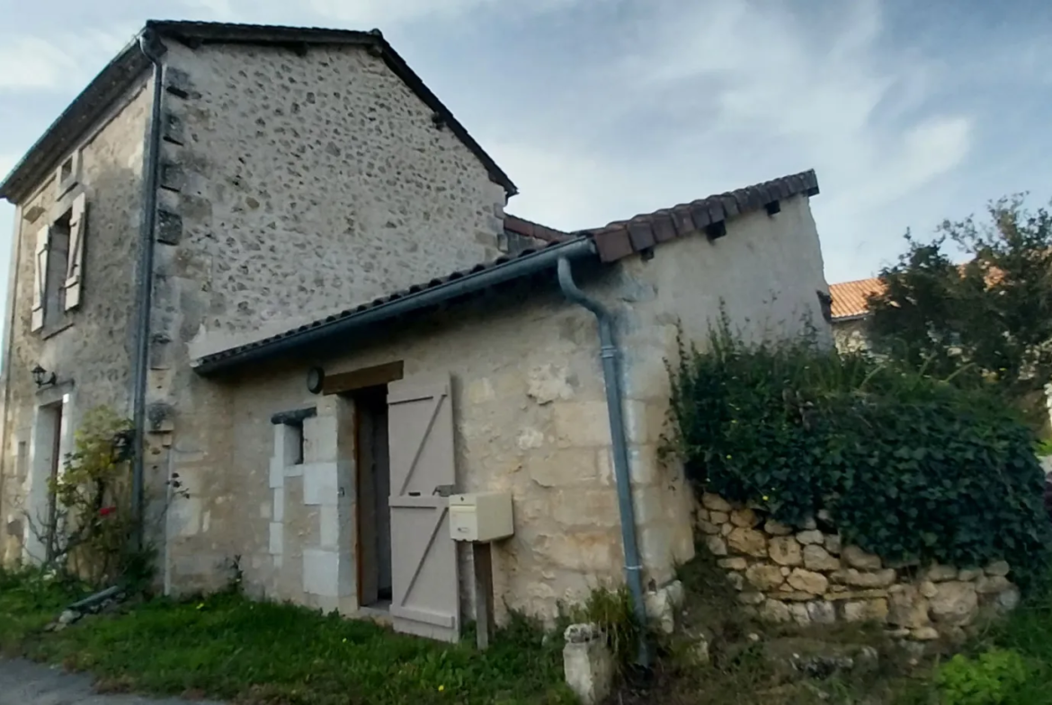 Ensemble de 2 habitations rénovées en pierre à Paussac et St Vivien 