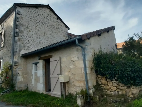 Ensemble de 2 habitations rénovées à Paussac et St Vivien