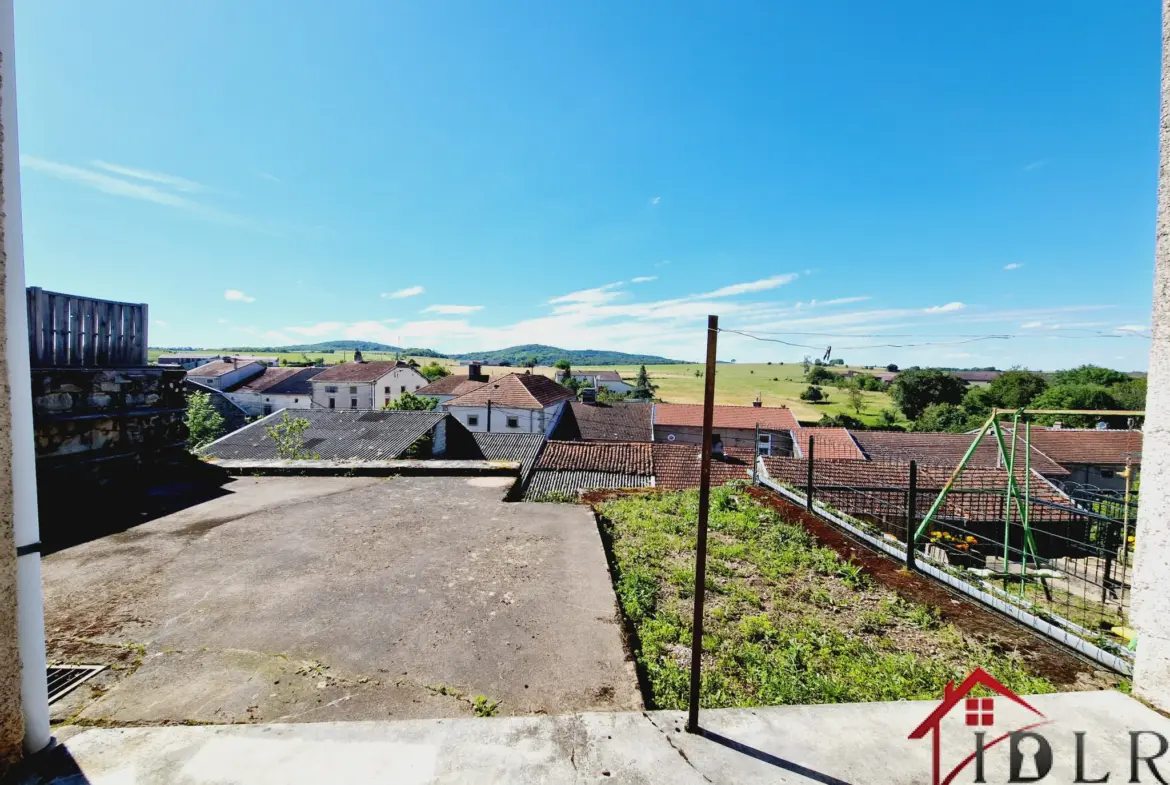 Maison ancienne de 108 m² avec vue à Chatillon-sur-Saône 