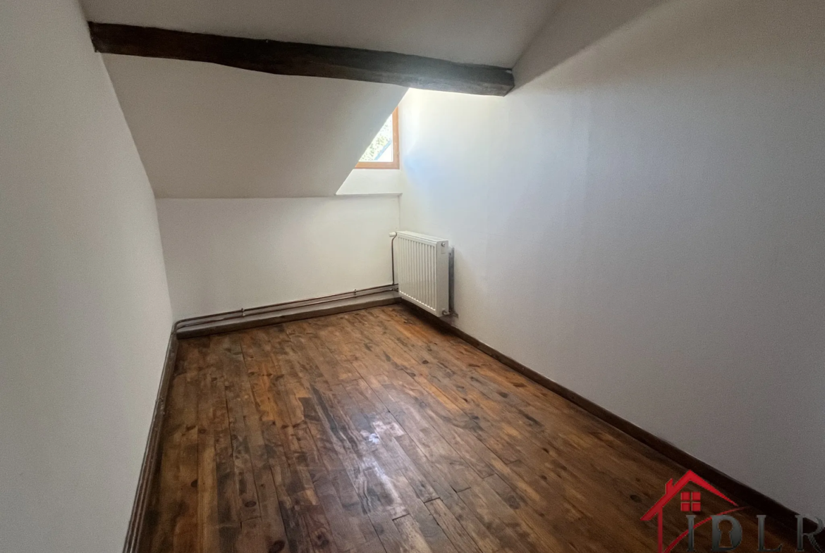 Maison avec appartement et studio à Bourbonne les Bains - Idéal pour investisseur 