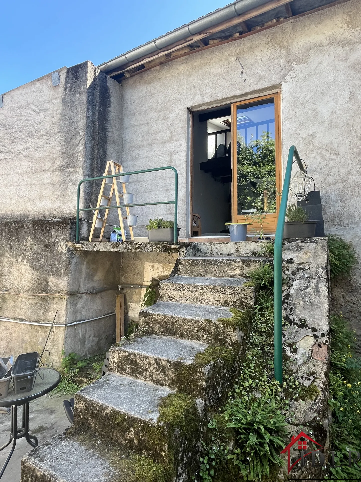 Maison avec appartement et studio à Bourbonne les Bains - Idéal pour investisseur 