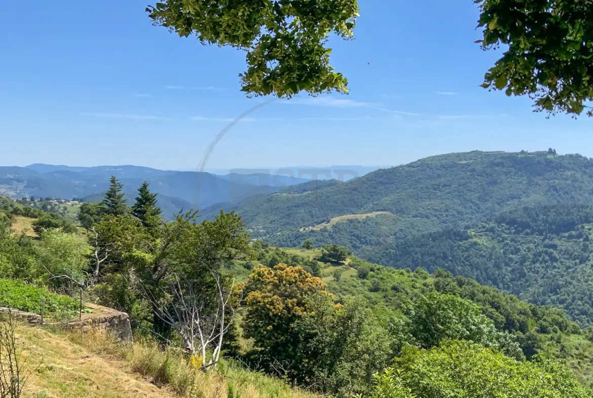 Maison de 85m2 habitables sur 1153m2 de terrain à Saint-Etienne-de-Serre 