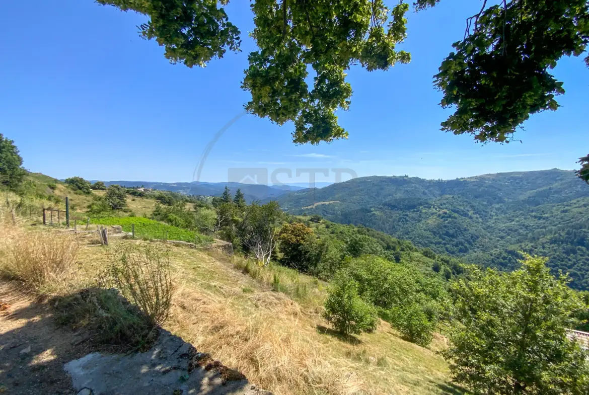 Maison de 85m2 habitables sur 1153m2 de terrain à Saint-Etienne-de-Serre 