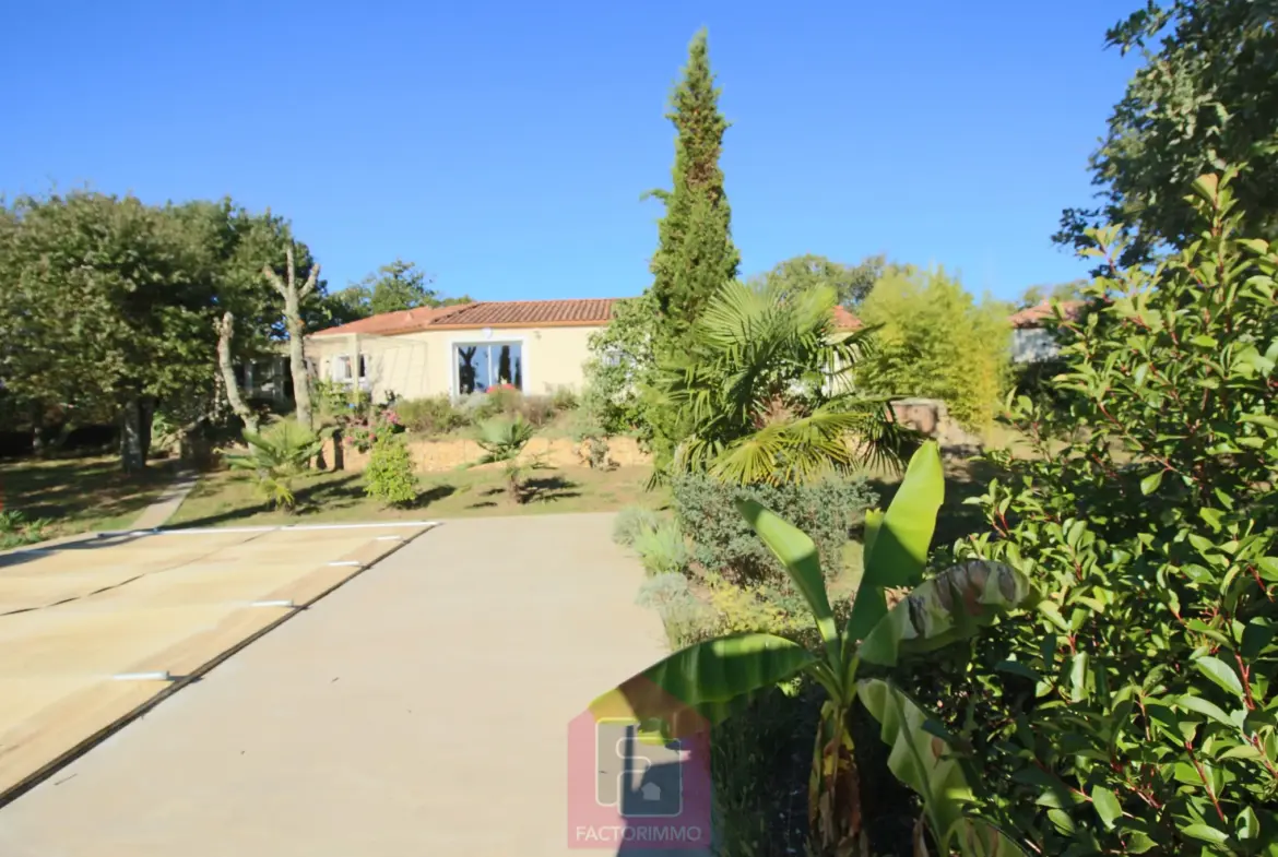 Maison spacieuse à vendre près de Cahors avec piscine 