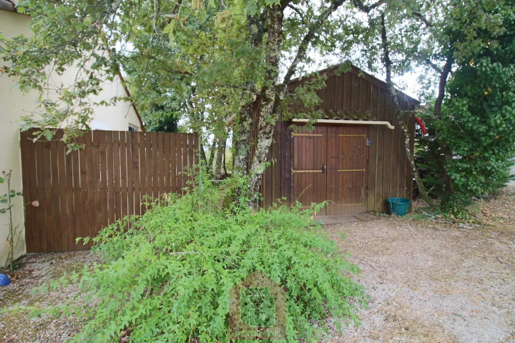 Maison spacieuse à vendre près de Cahors avec piscine 