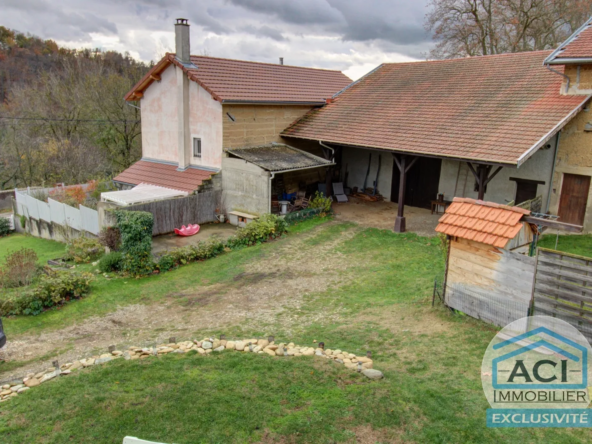 Ancienne Ferme Joliement Rénovée à Meyrieu les Étangs