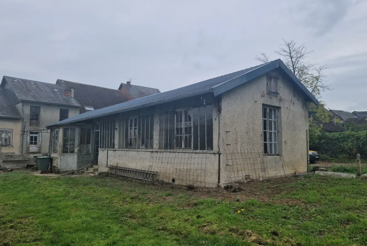 Centre de Lubersac : bâtiment professionnel lumineux à vendre 