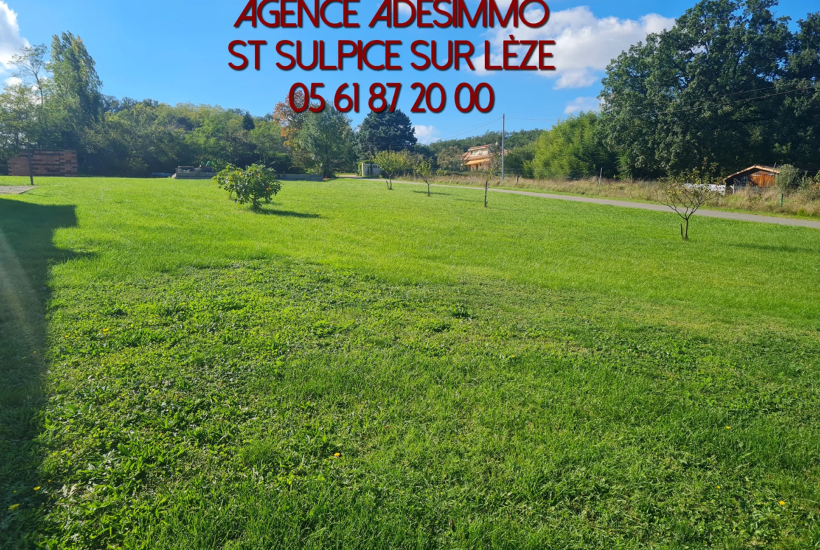 Terrain constructible de 799 m² à Saint-Sulpice-Sur-Lèze 