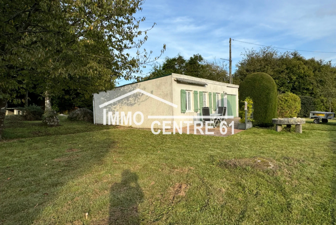 Maison de campagne avec 2 chambres et garage à La Ferté Macé 