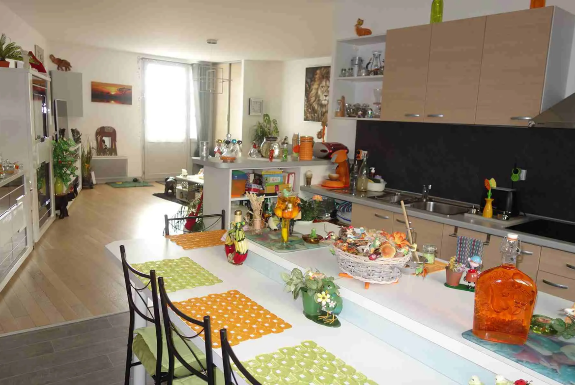 Vente d'un immeuble en pierre avec 2 appartements T3 à Bourg sur Gironde 