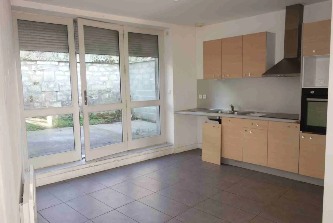 Vente d'un immeuble en pierre avec 2 appartements T3 à Bourg sur Gironde 