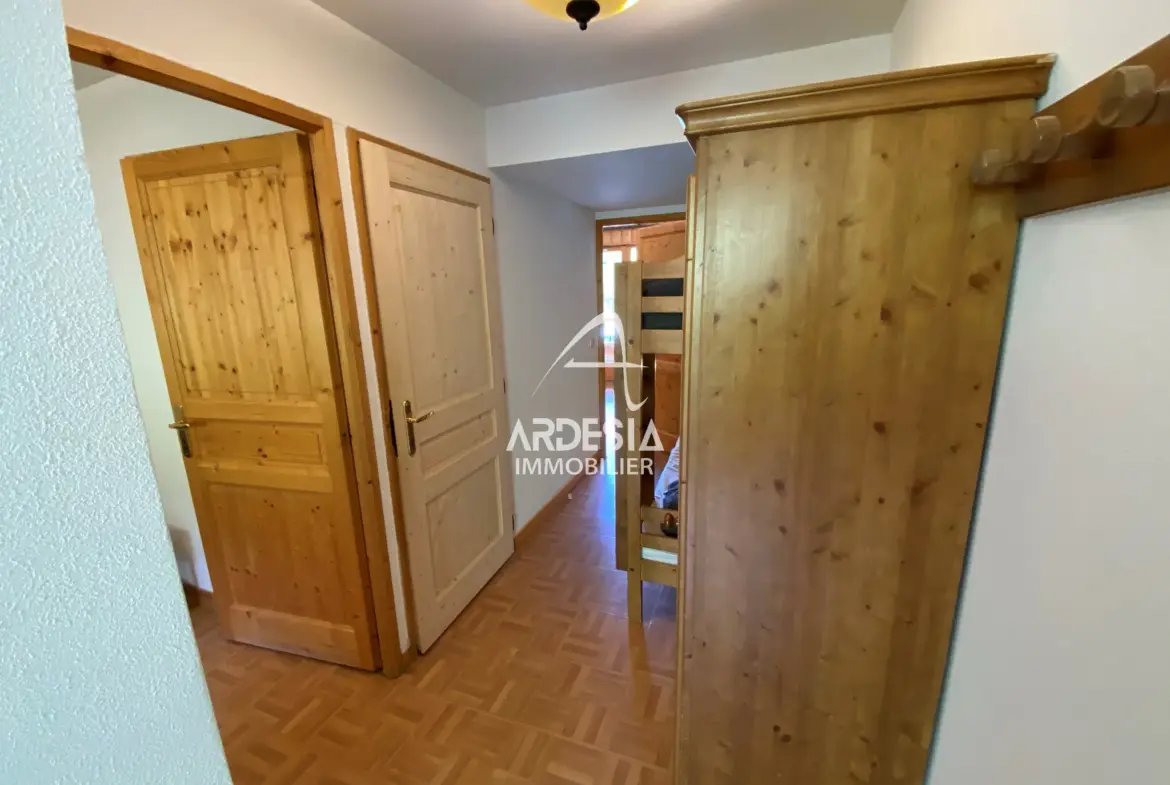 Appartement 2 pièces à vendre à Saint-Sorlin d'Arves - Vue dégagée 