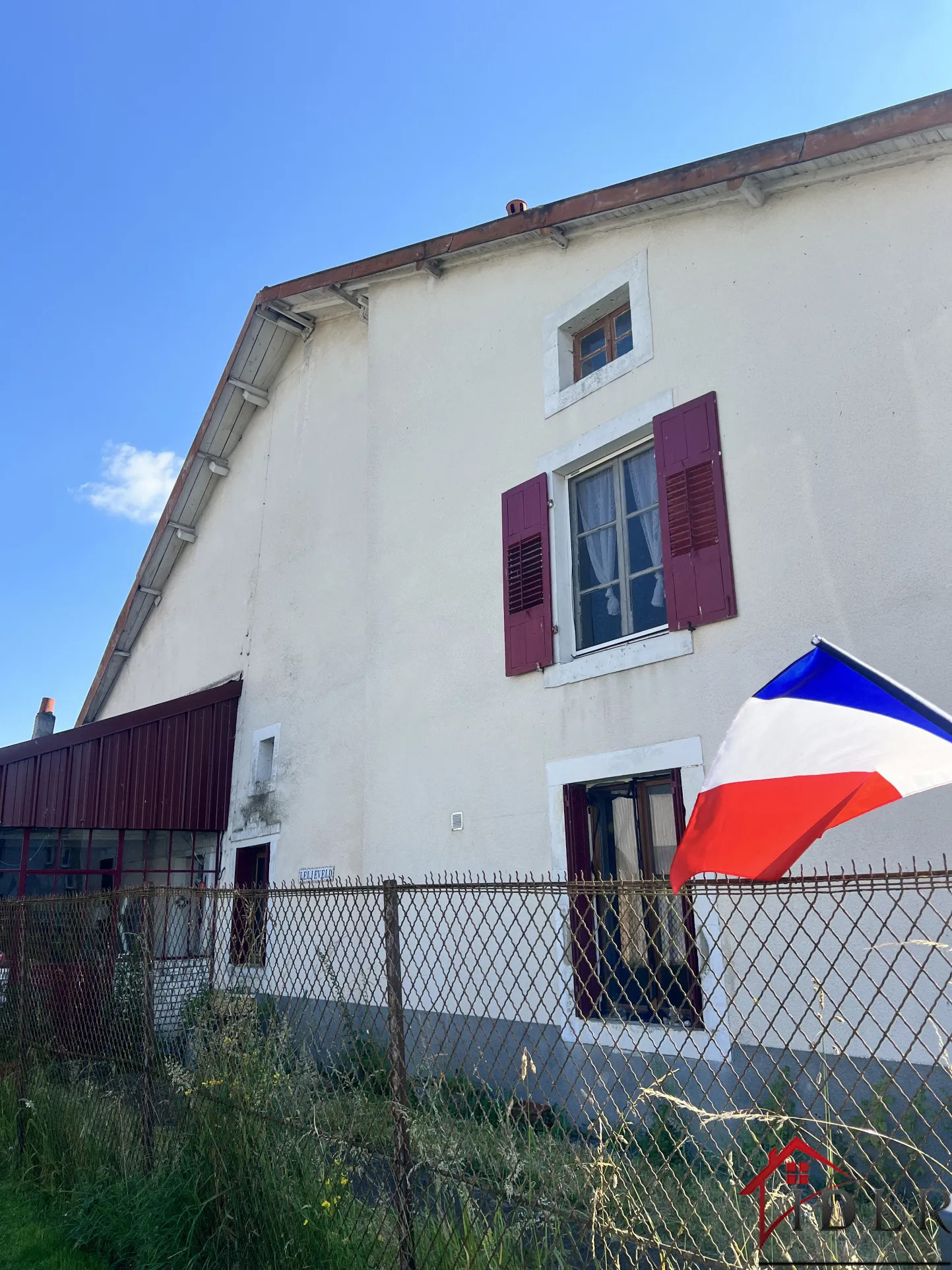 Maison de village à Vernois sur Mance à saisir 