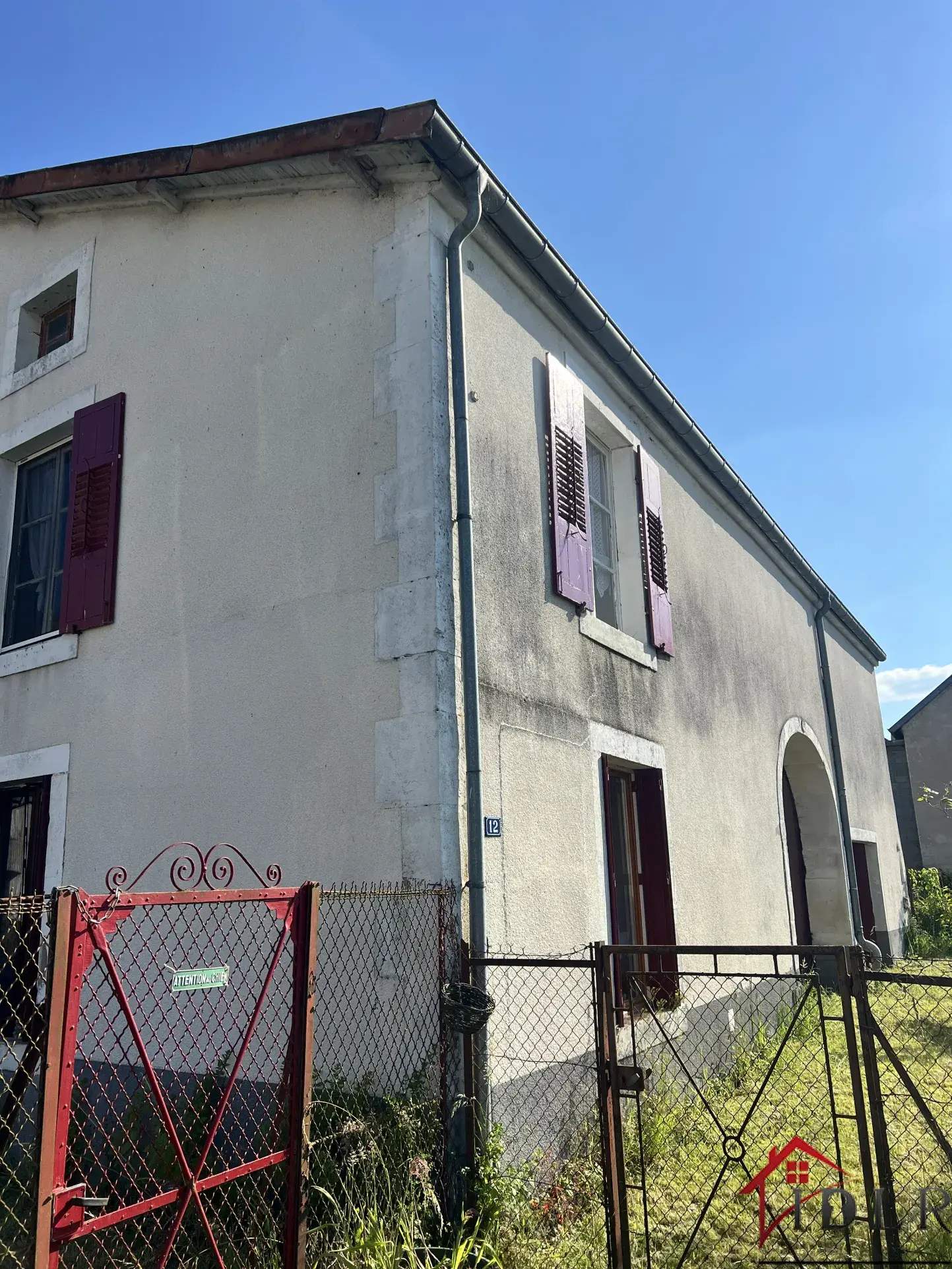 Maison de village à Vernois sur Mance à saisir 