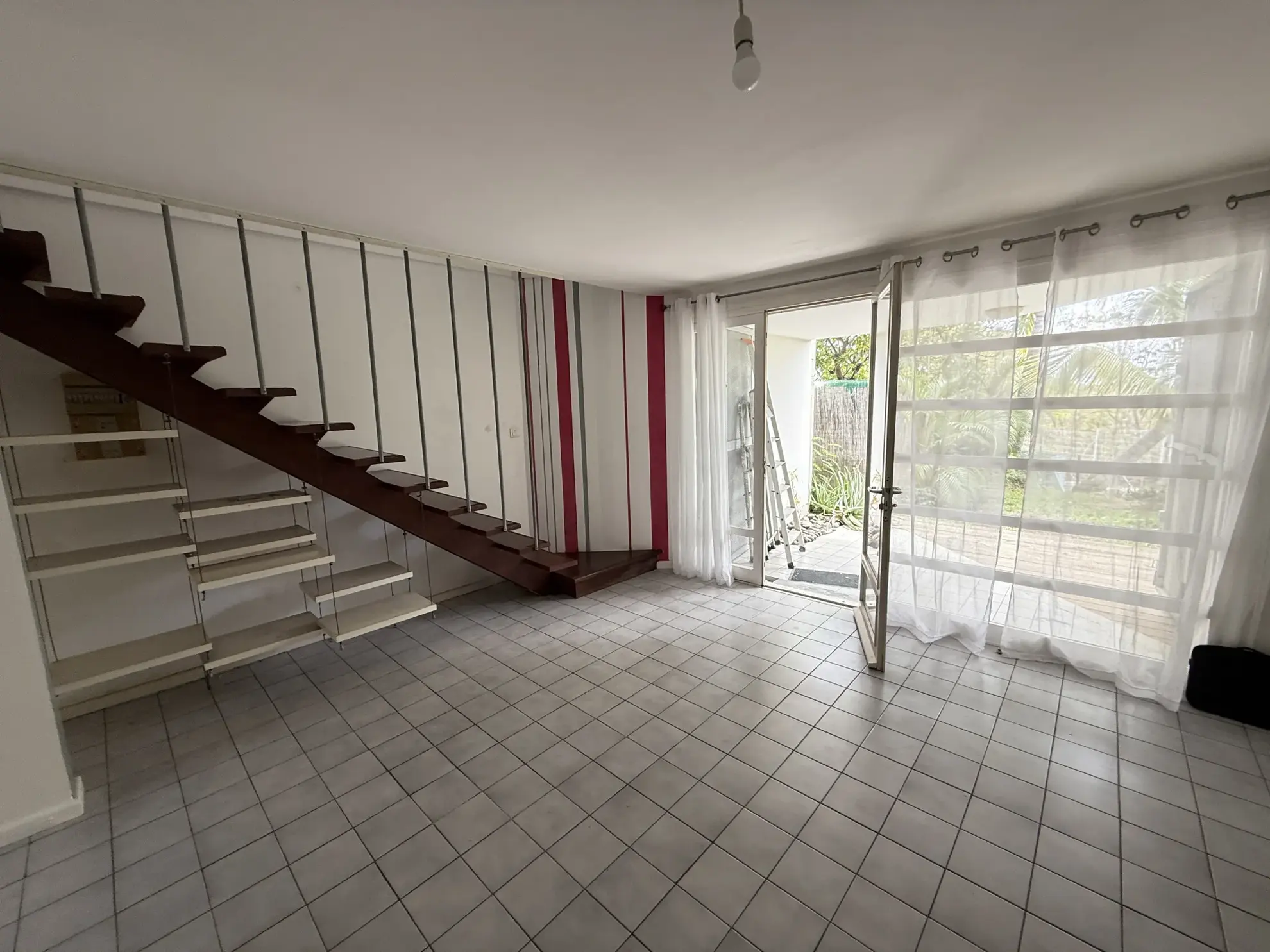 À vendre : Appartement F2 avec jardin à La Possession - 51m² 