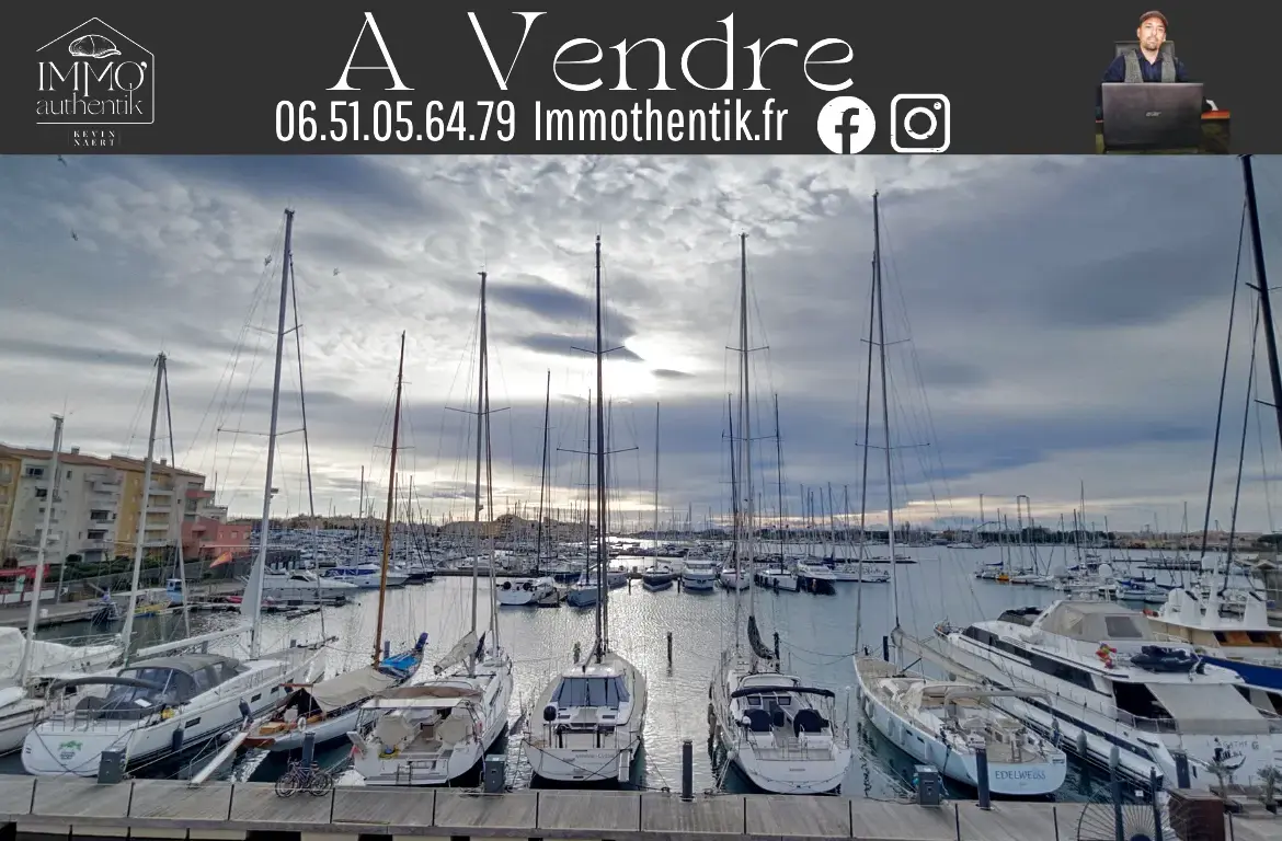 Studio cabine à vendre au Cap d'Agde avec vue sur le port 