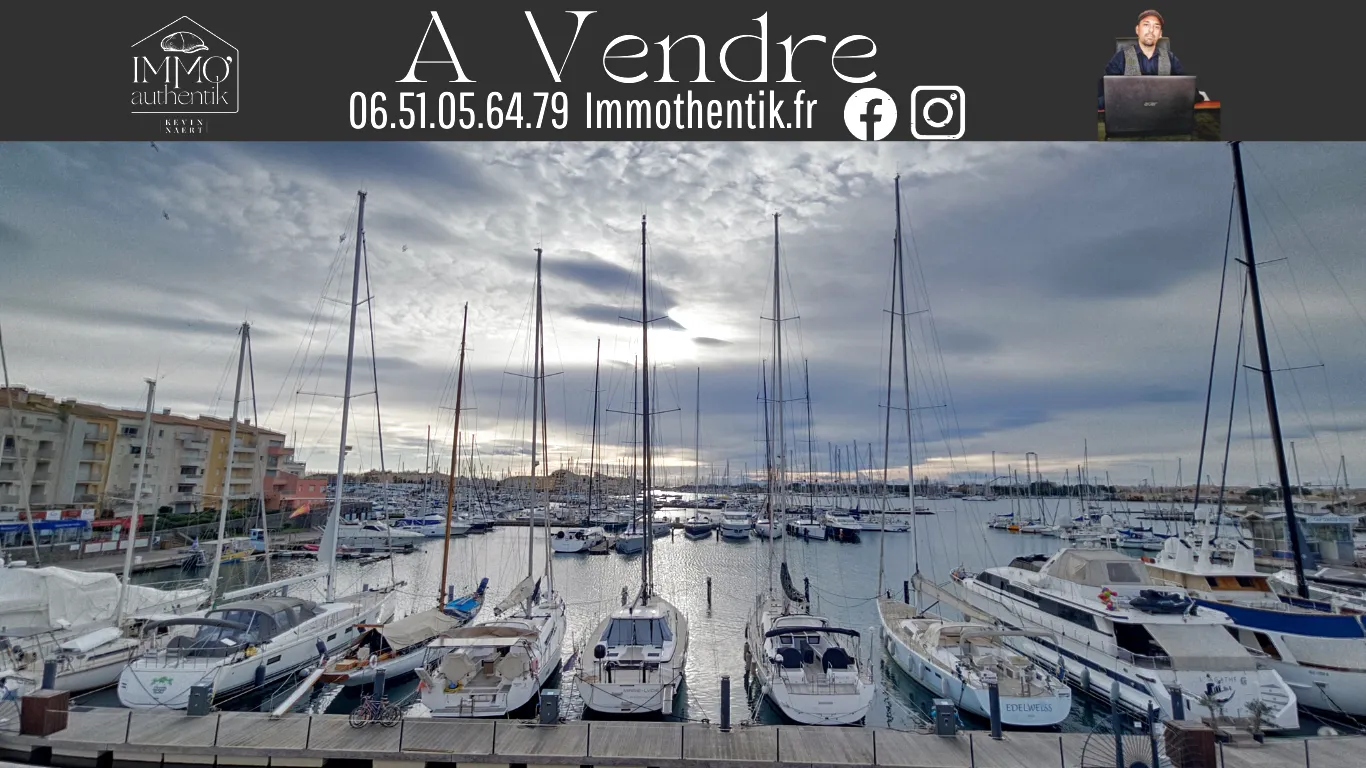 Studio cabine à vendre au Cap d'Agde avec vue sur le port 