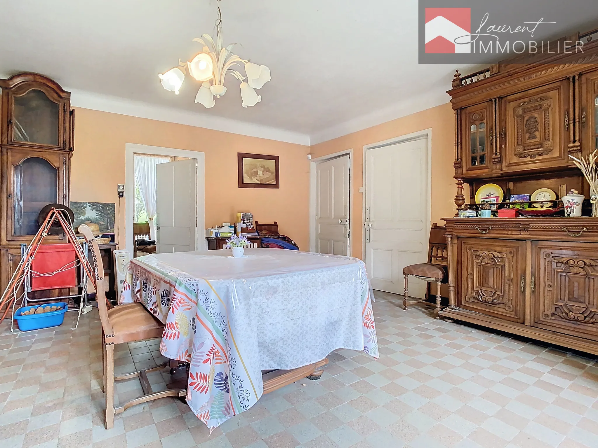 À vendre : Grande maison avec 3 chambres près de Pont-de-Vaux 