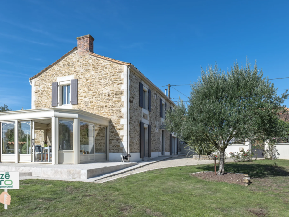 Maison rénovée du 19ème siècle à vendre à La Chapelle-Thémer