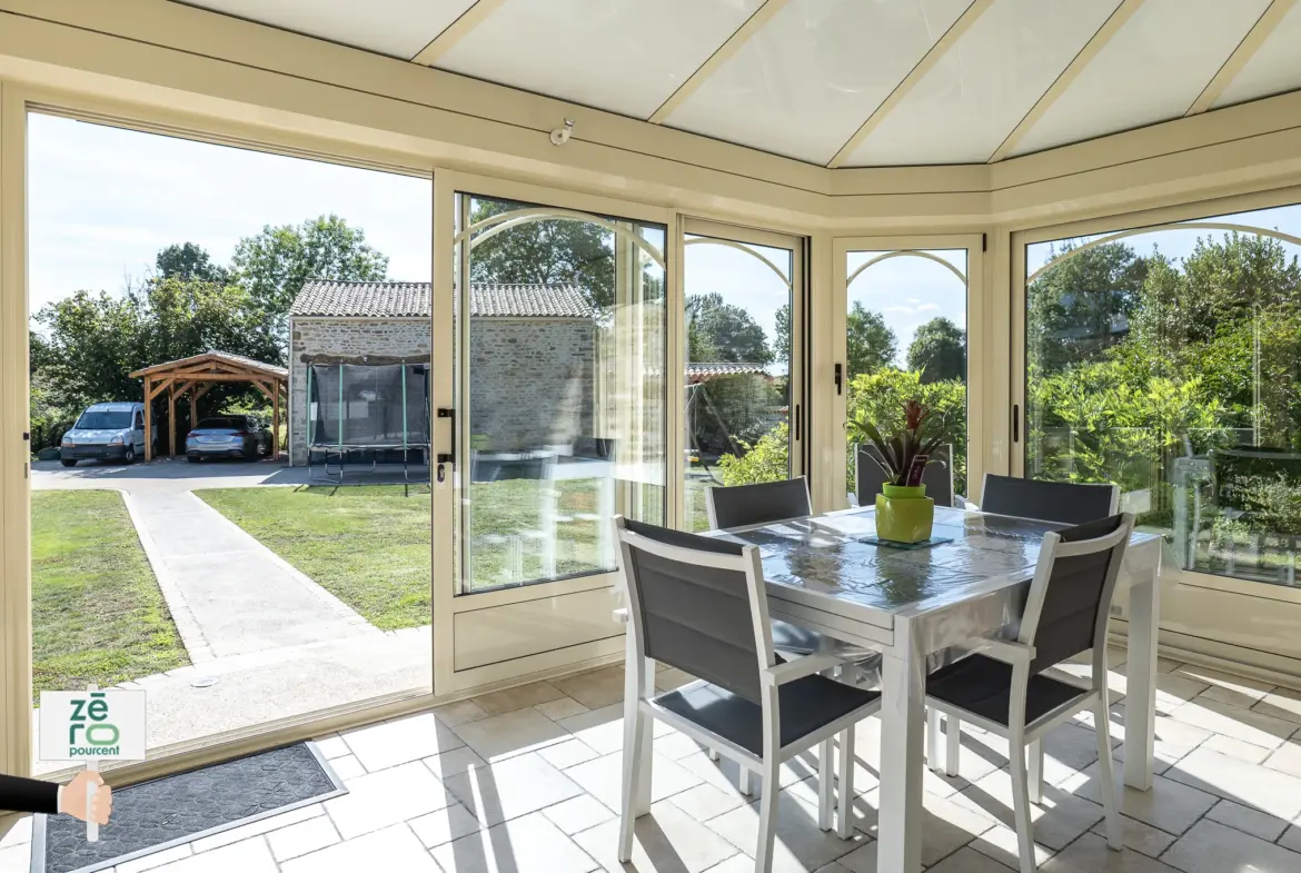 Maison rénovée du 19ème siècle à vendre à La Chapelle-Thémer 