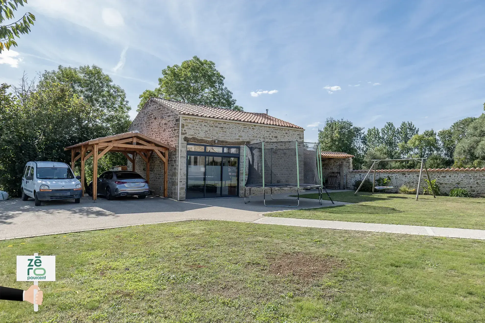 Maison rénovée du 19ème siècle à vendre à La Chapelle-Thémer 