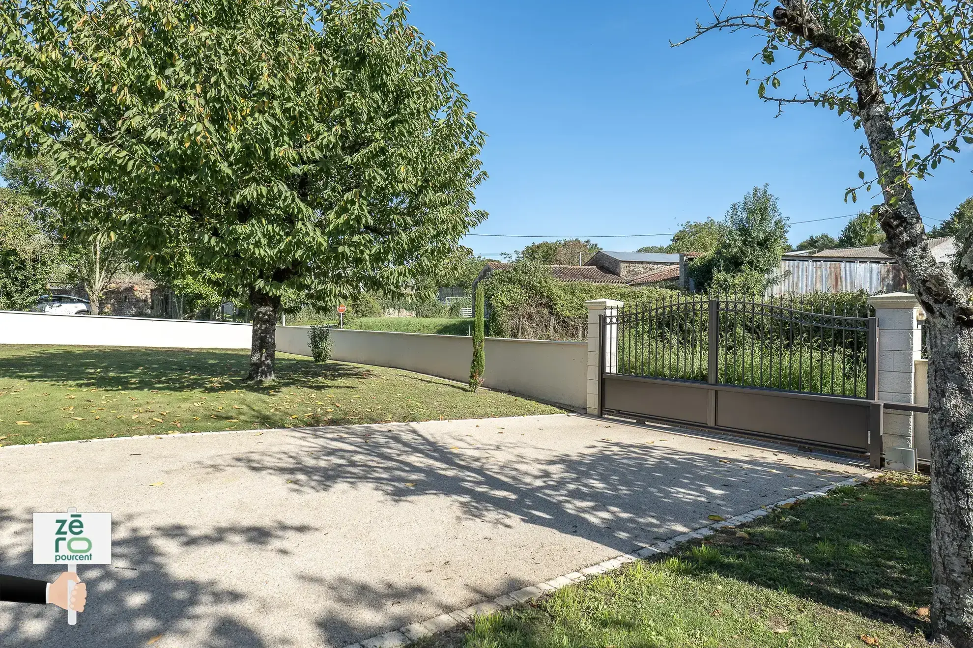 Maison rénovée du 19ème siècle à vendre à La Chapelle-Thémer 