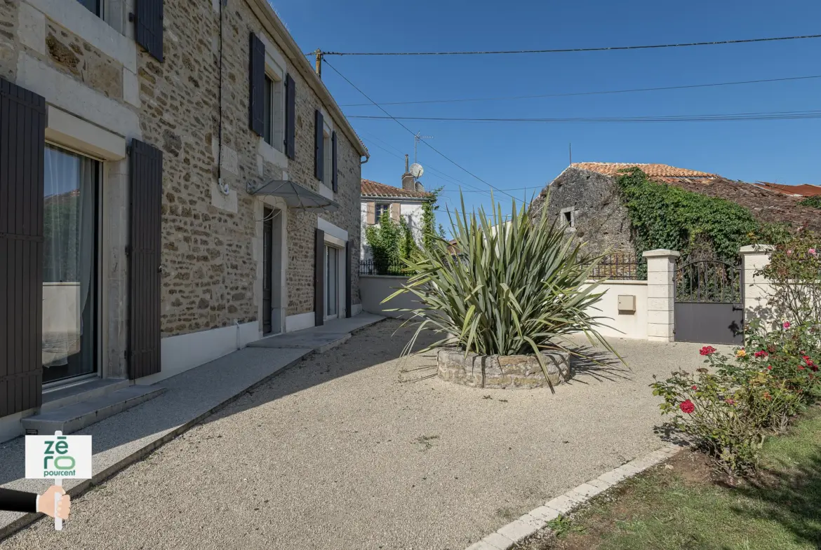 Maison rénovée du 19ème siècle à vendre à La Chapelle-Thémer 