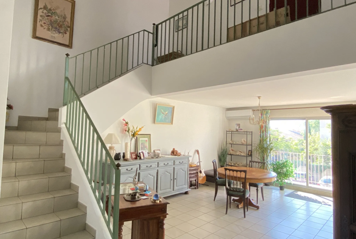 Maison de Ville 180 m² avec Jardin et Garage à Perpignan Sud 