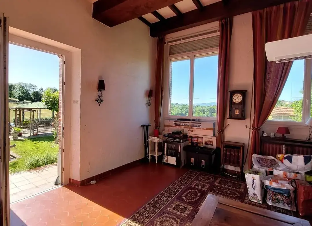 Maison de village avec vue sur les Pyrénées à Castelvieilh 