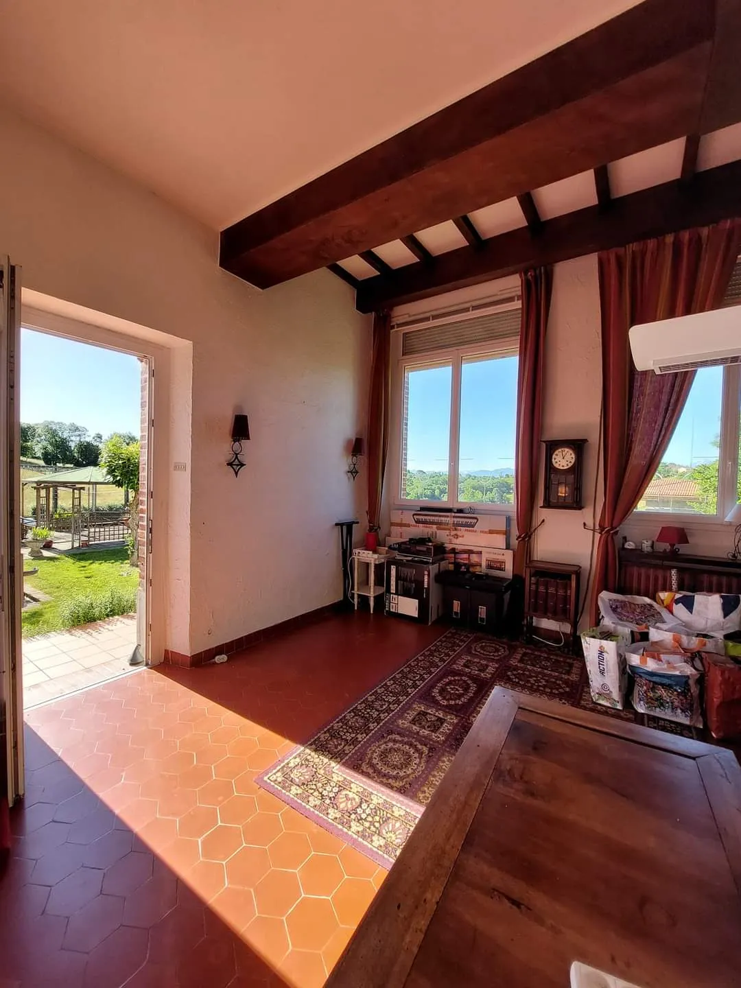 Maison de village avec vue sur les Pyrénées à Castelvieilh 