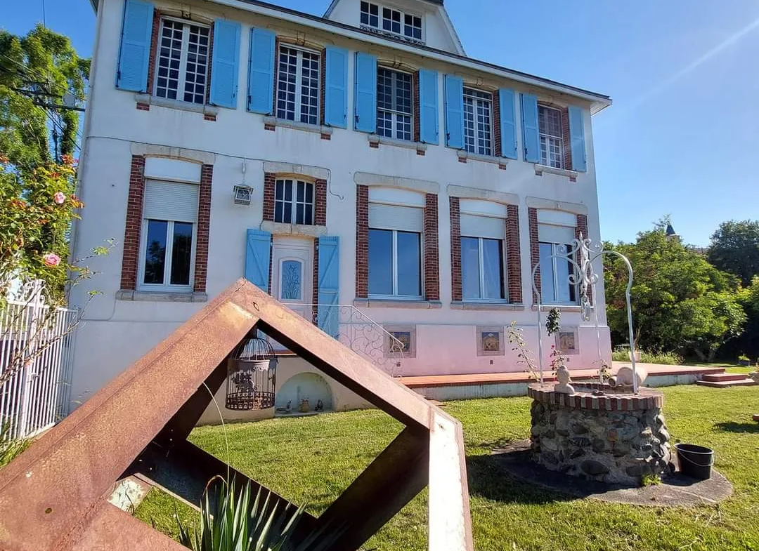 Maison de village avec vue sur les Pyrénées à Castelvieilh 