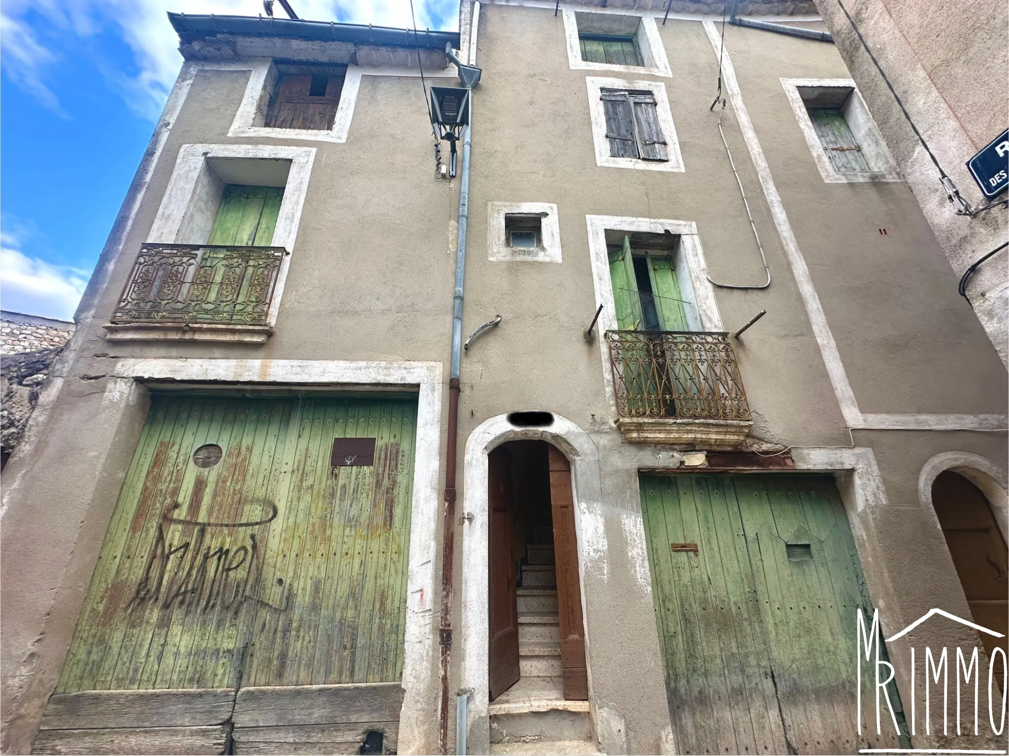 Maison de village 209 m² à Aniane - Opportunité d'investissement 