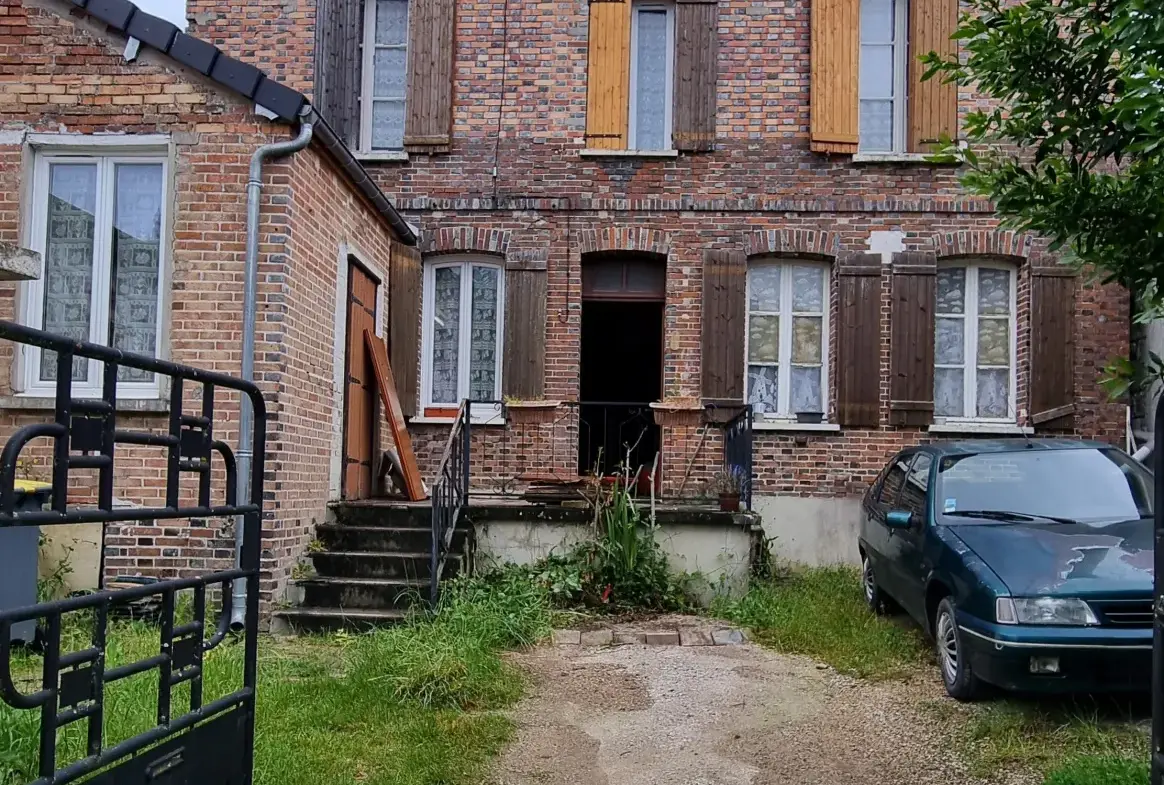 Maison de Village à Rénover avec Jardin à Bray sur Seine 