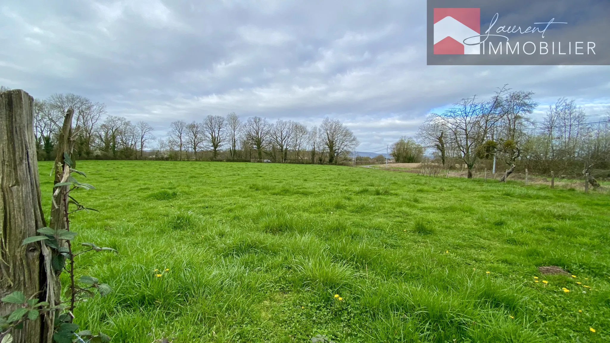 Ancienne ferme spacieuse à Simandre - 165 m² avec terrain 