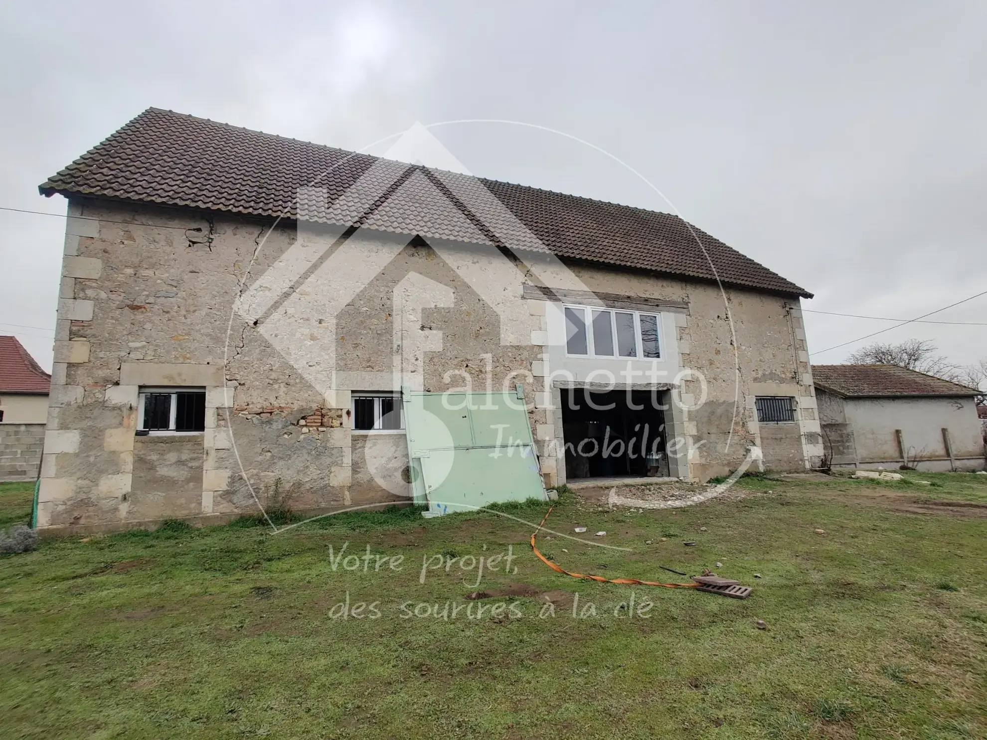 Maison à rénover à Tresnay, 58240 