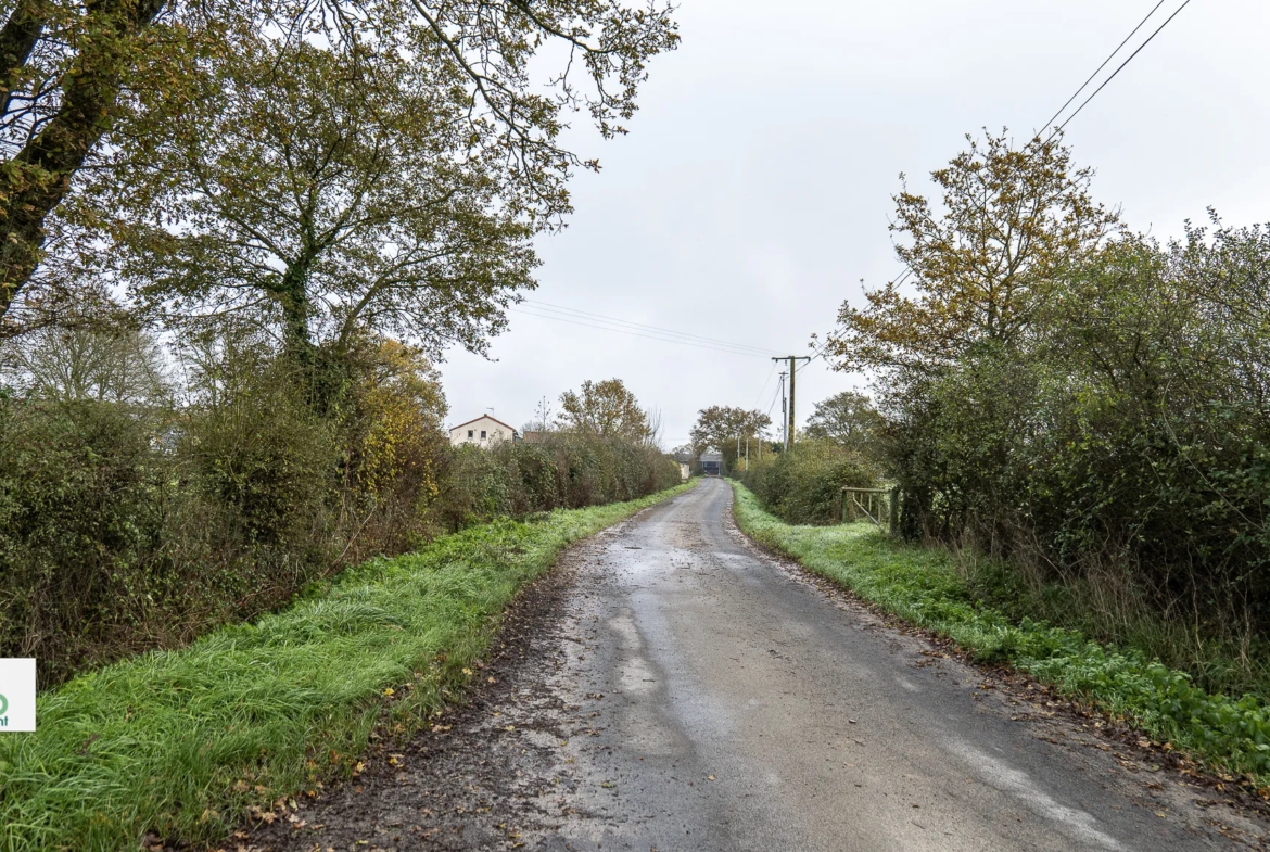 Terrain de loisirs de 7.5 hectares à Les Cerqueux 