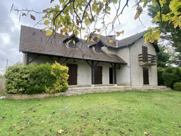 Grande Maison Familiale à Mereau - 5 Chambres et Terrain Arboré