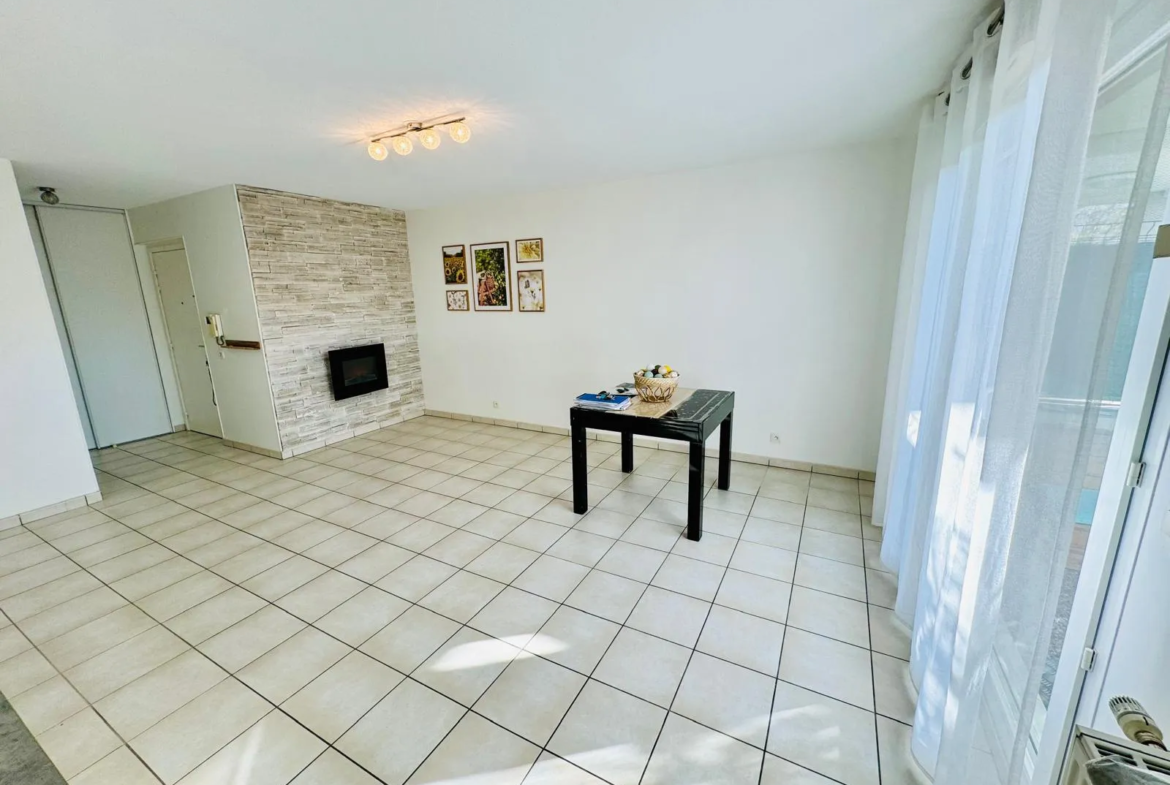 À vendre : Appartement T4 à Saint Martin d'Hères avec jardin 