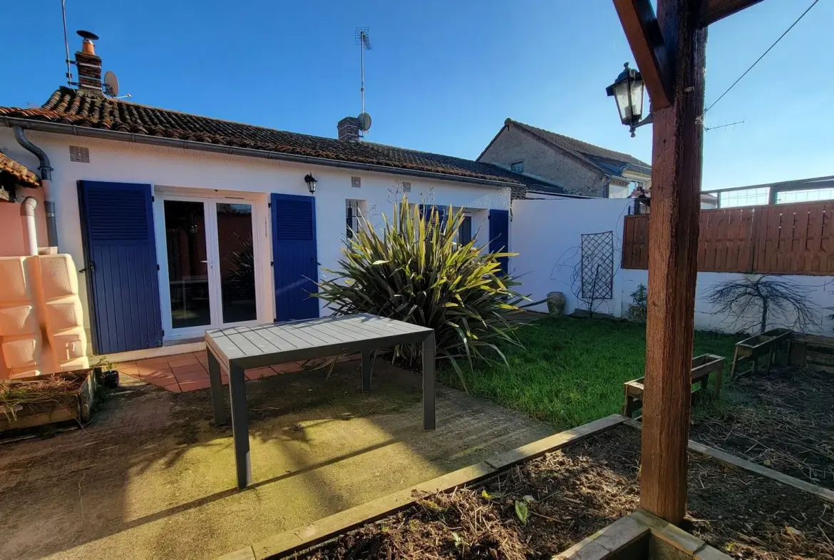 Charmante maison ancienne à vendre à Coron - Prête à habiter ! 