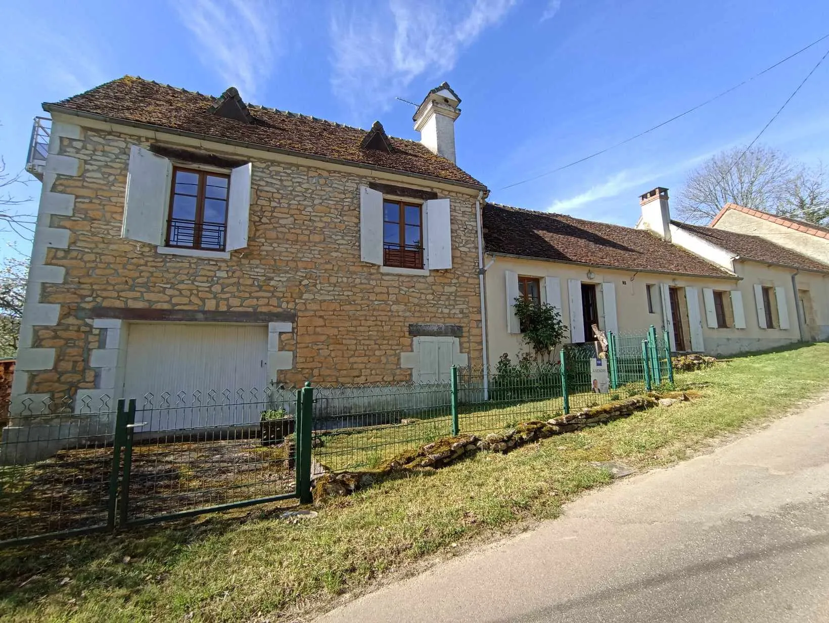 À vendre : Longère de charme avec 2 habitations à Bona (58330) 