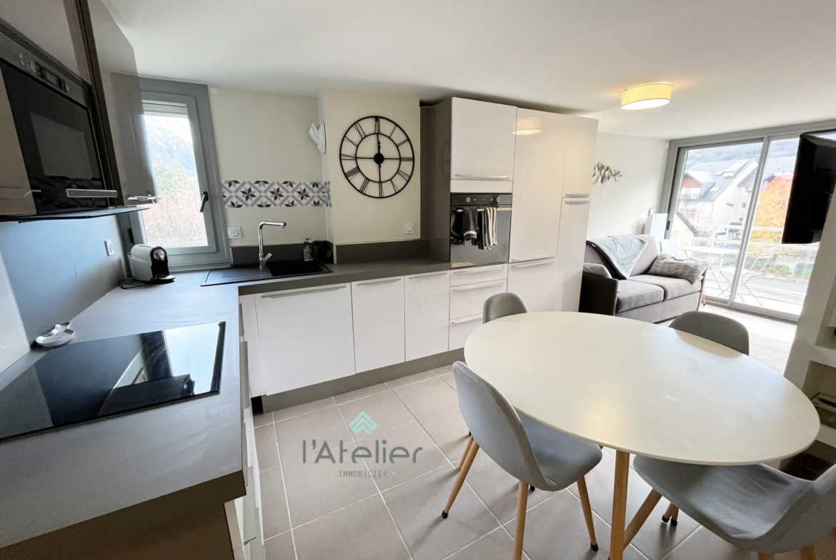 Appartement T3 rénové à vendre à Saint-Lary - Vue sur vallée et montagnes 