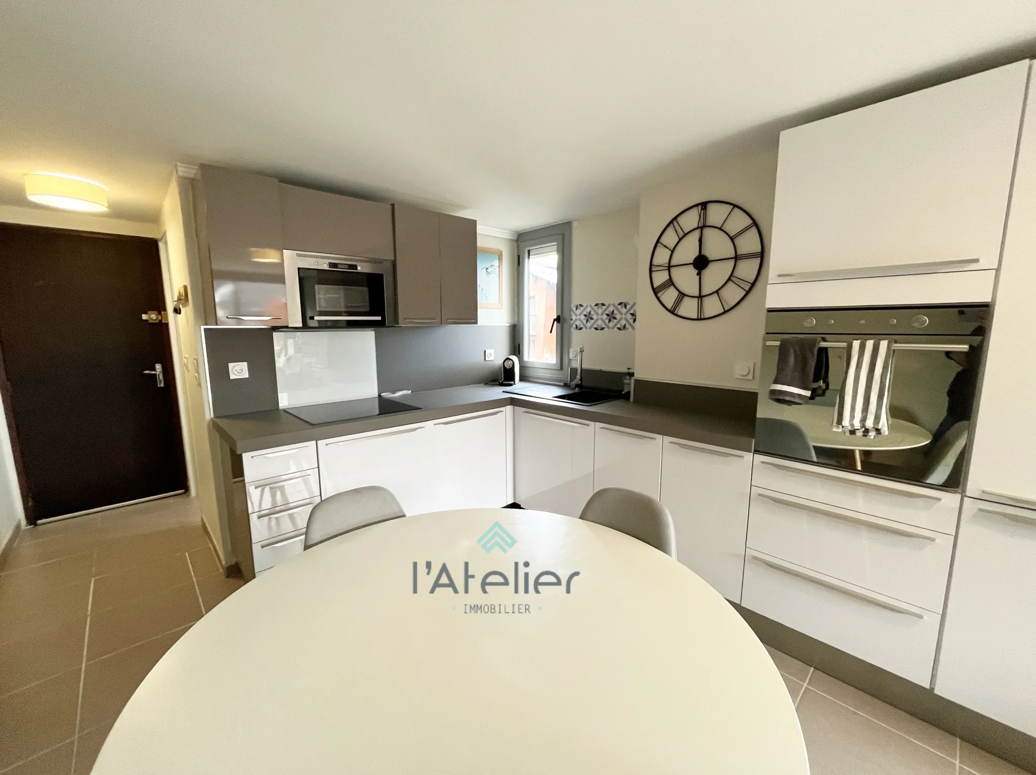 Appartement T3 rénové à vendre à Saint-Lary - Vue sur vallée et montagnes 