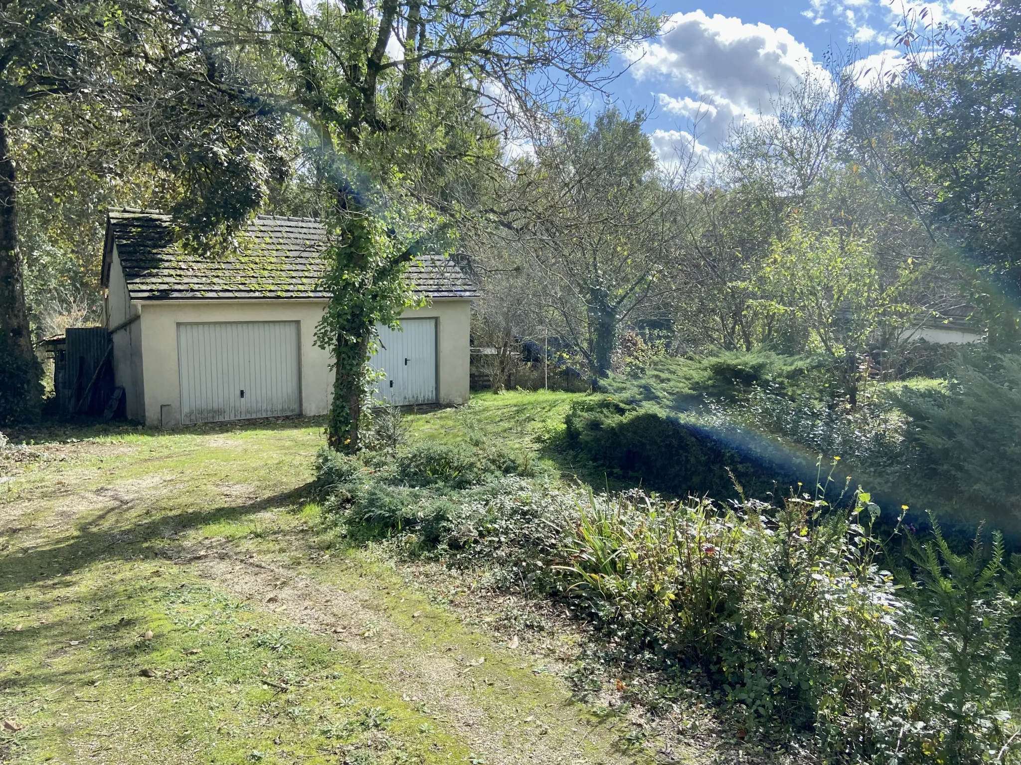 Maison familiale spacieuse avec jardin à Vierzon 