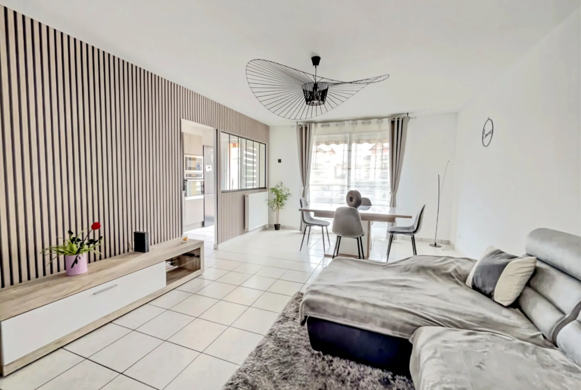 Appartement lumineux de 72,49 m² avec terrasse et piscine à Metz 