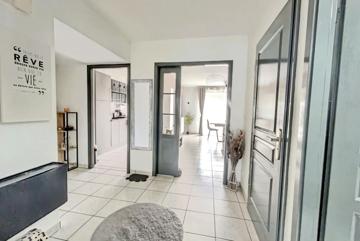 Appartement lumineux de 72,49 m² avec terrasse et piscine à Metz 