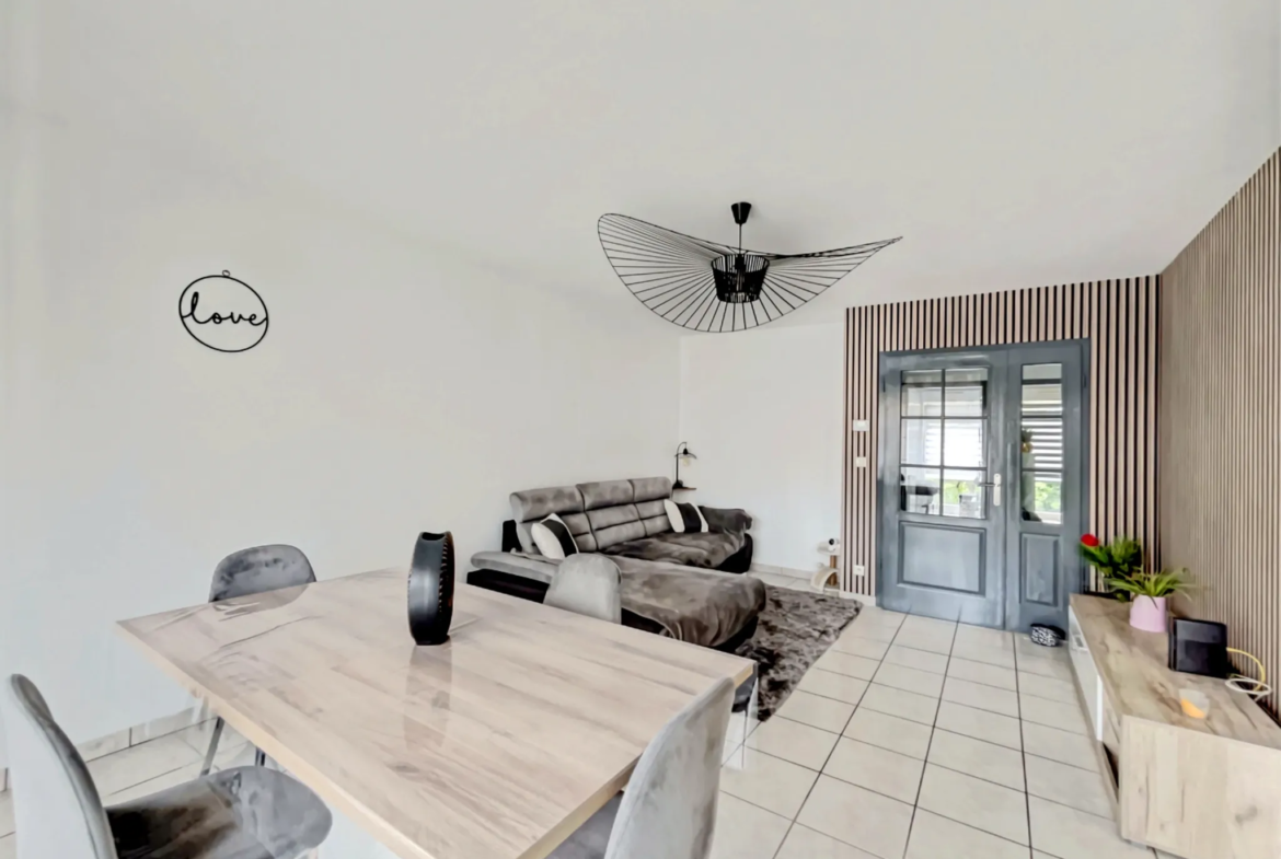 Appartement lumineux de 72,49 m² avec terrasse et piscine à Metz 