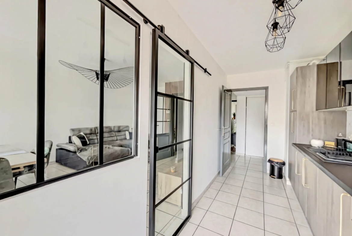 Appartement lumineux de 72,49 m² avec terrasse et piscine à Metz 