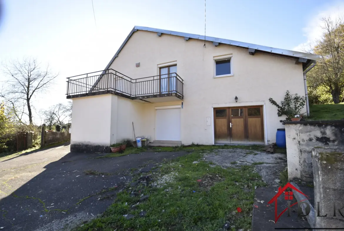 Maison de village à rénover à Fontaine les Clerval 