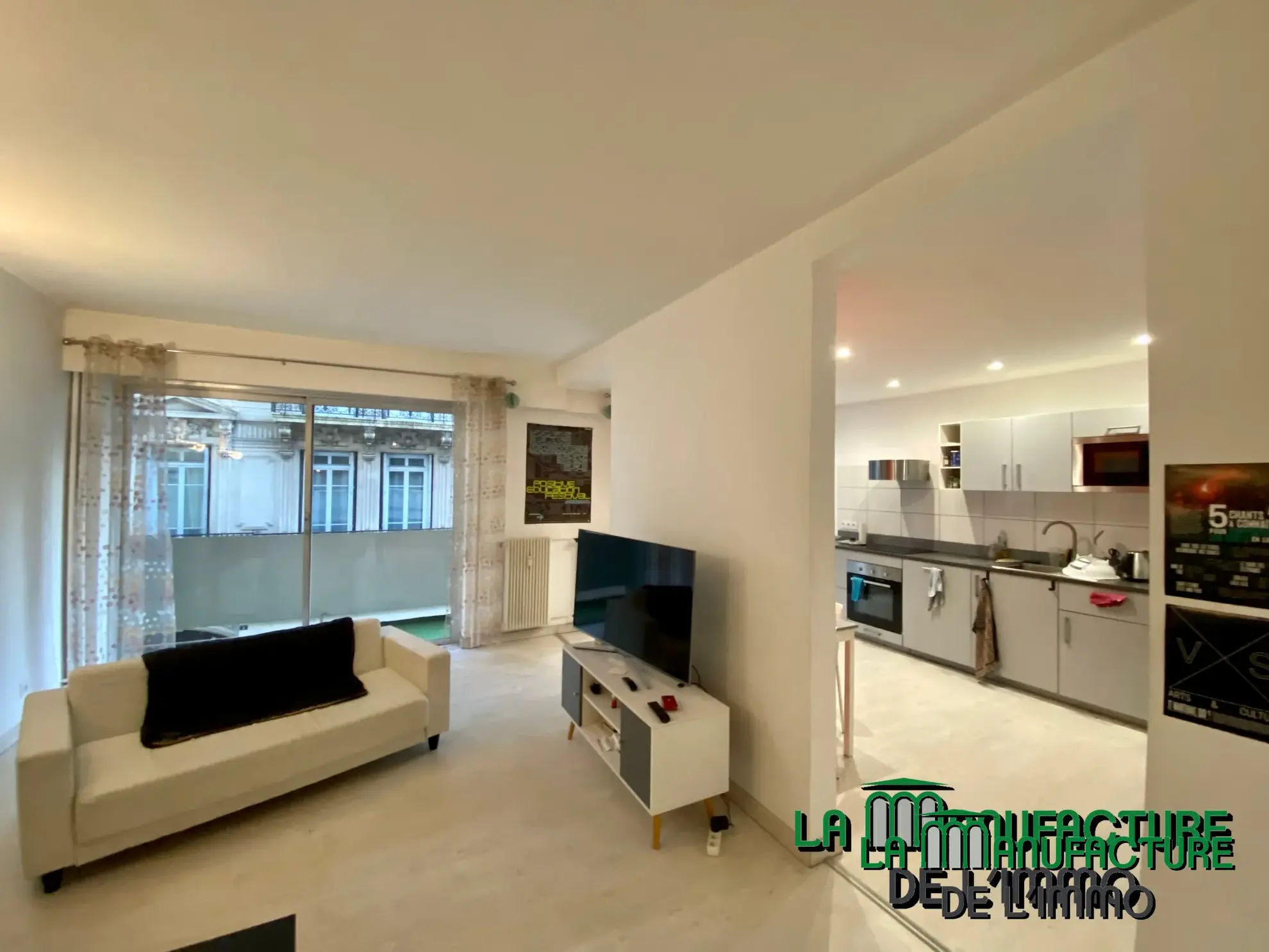 Appartement traversant lumineux à Saint-Étienne - Hypercentre 